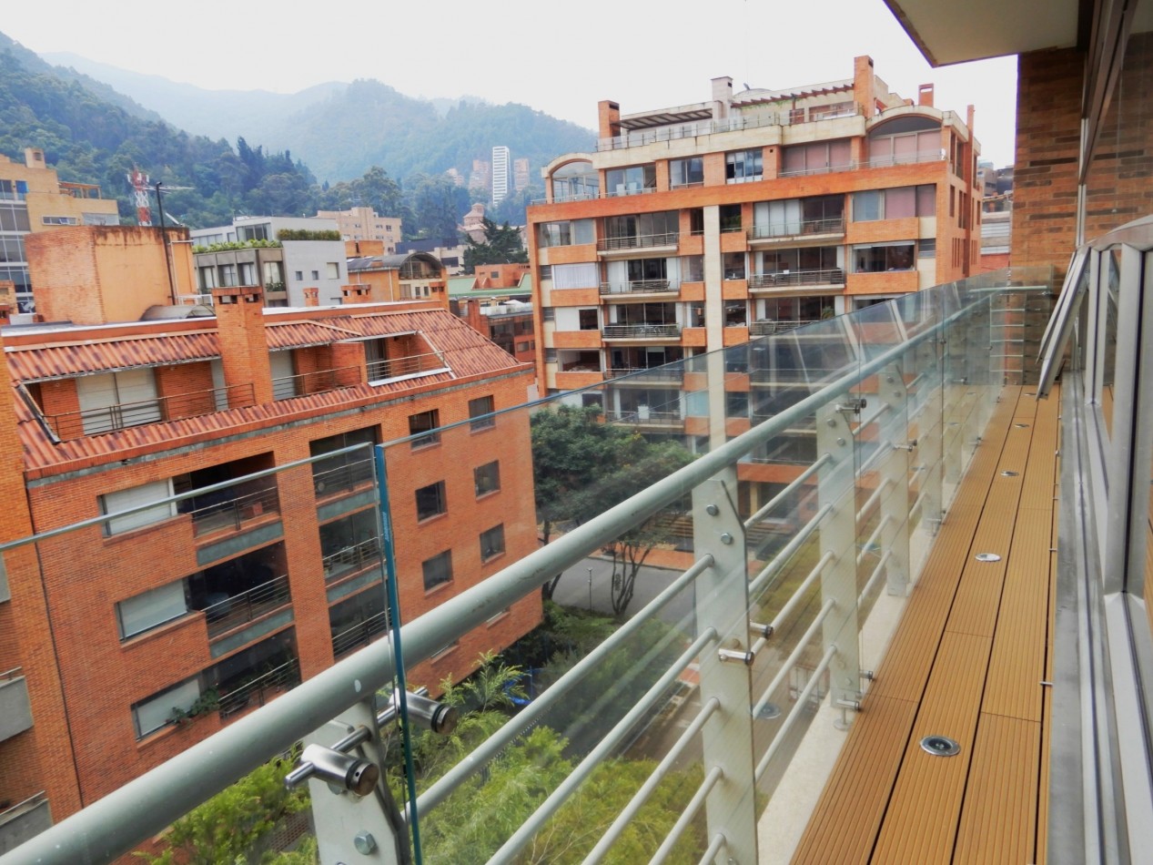 Apartamento en Venta Chico Reservado Exterior 3 Alcobas y Terraza. Moderno