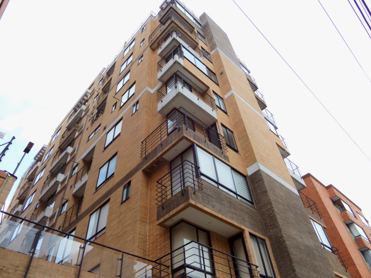 Apartamento en Venta Cedritos Exterior con 3 Alcobas y Balcones