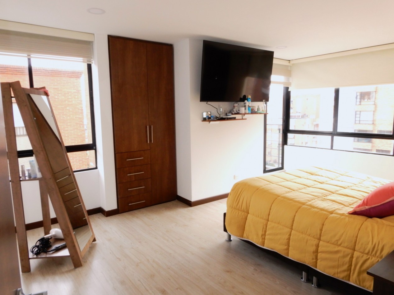 Apartamento en Venta Cedritos Exterior con 3 Alcobas y Balcones