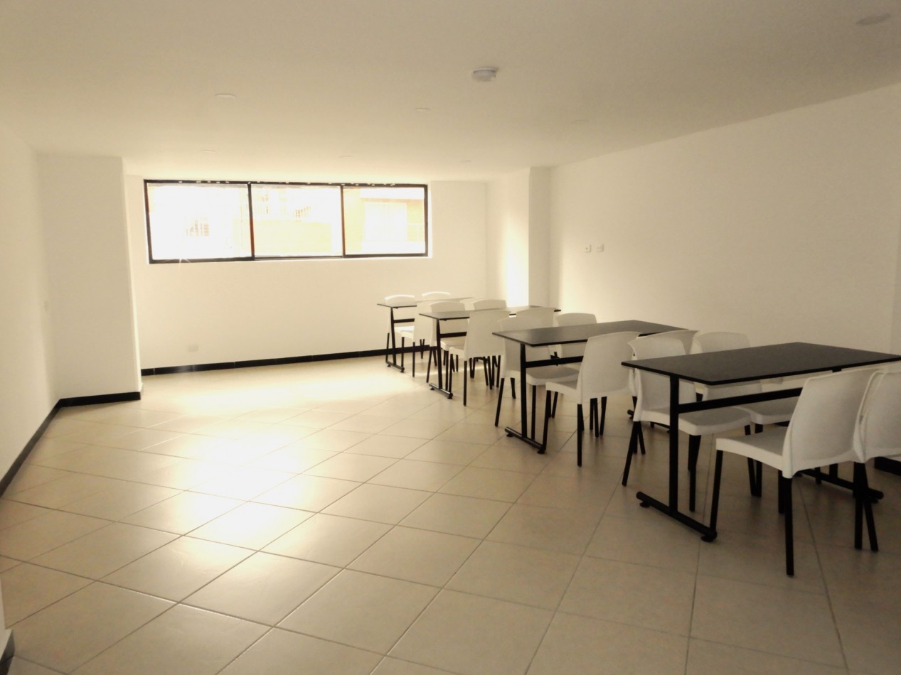 Apartamento en Venta Cedritos Exterior con 3 Alcobas y Balcones