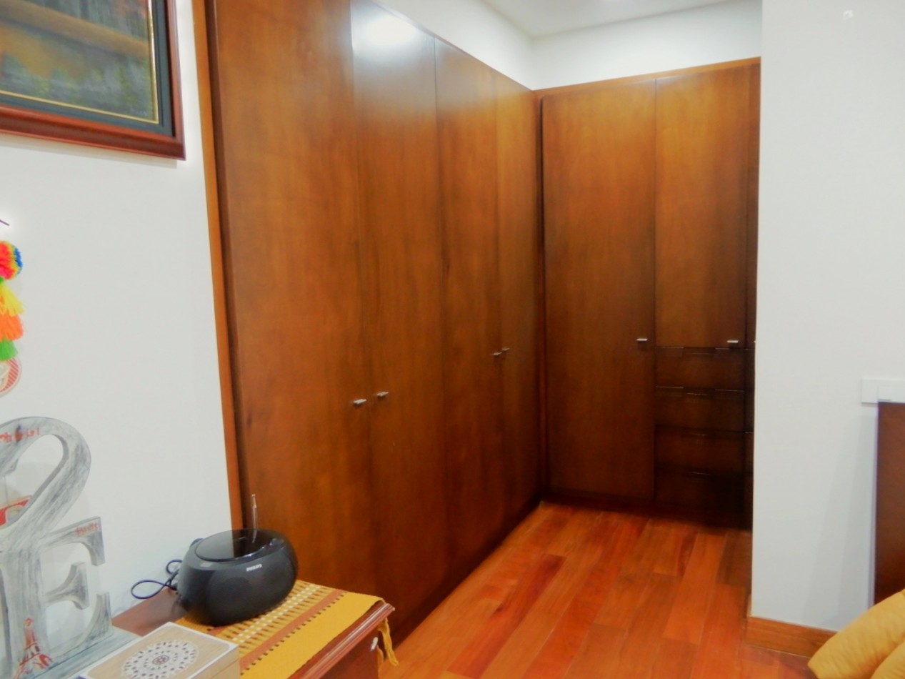 Apartamento en Venta Chico Navarra Exterior 4 Alcobas, 4 parqueaderos.