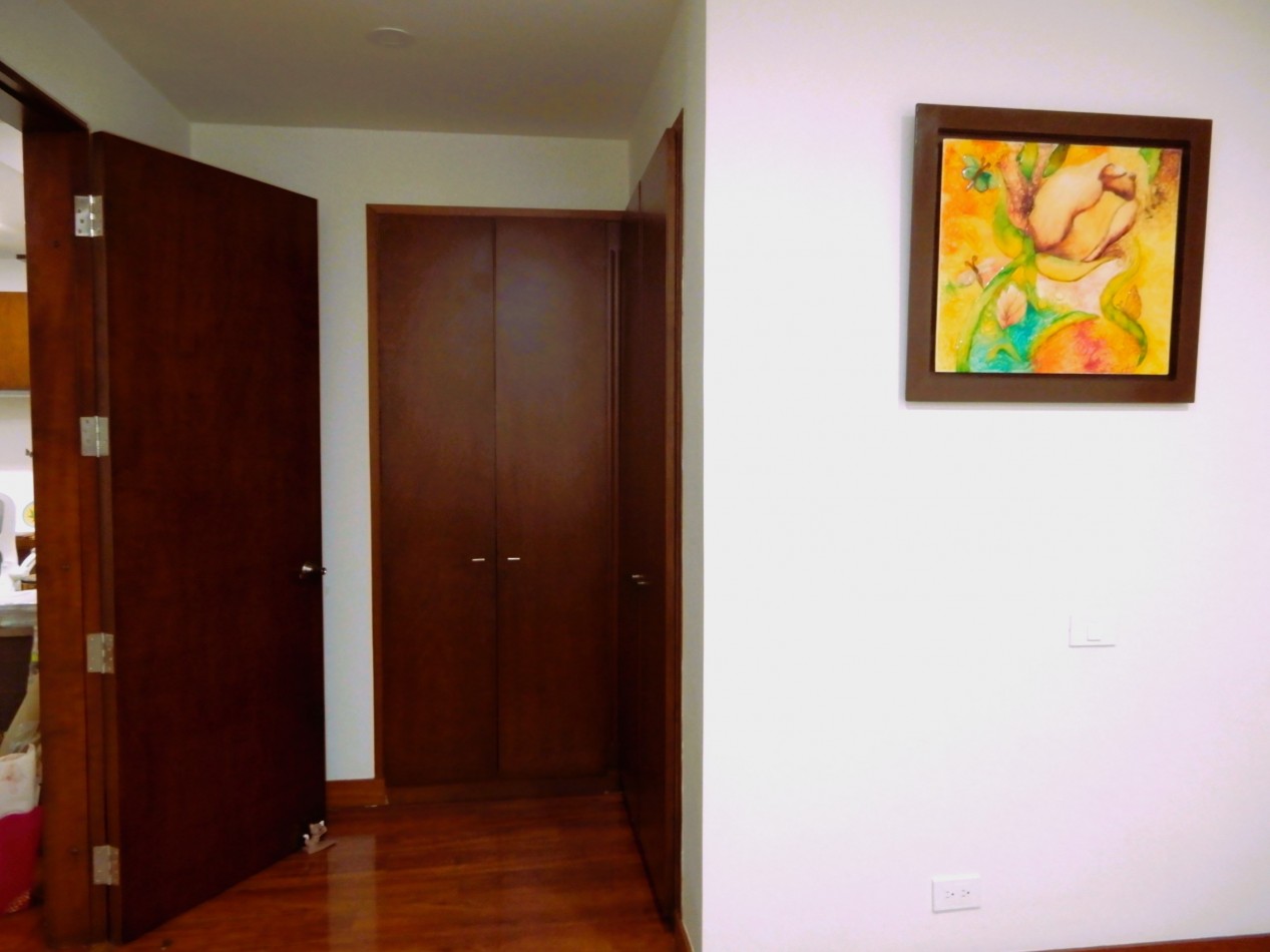 Apartamento en Venta Chico Navarra Exterior 4 Alcobas, 4 parqueaderos.