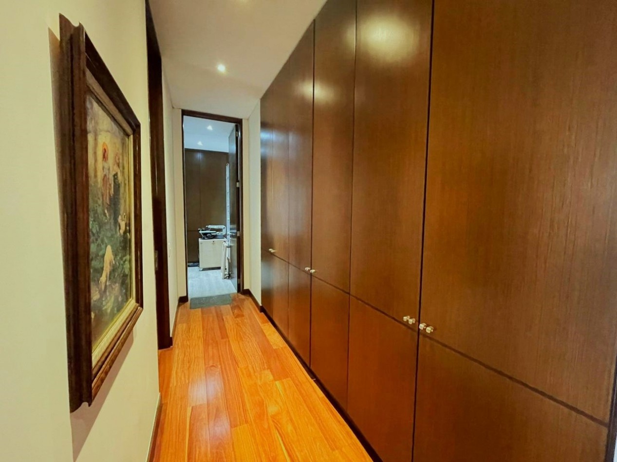 Apartamento en Venta Chico Reservado Exterior Piso 10 con 4 Alcobas