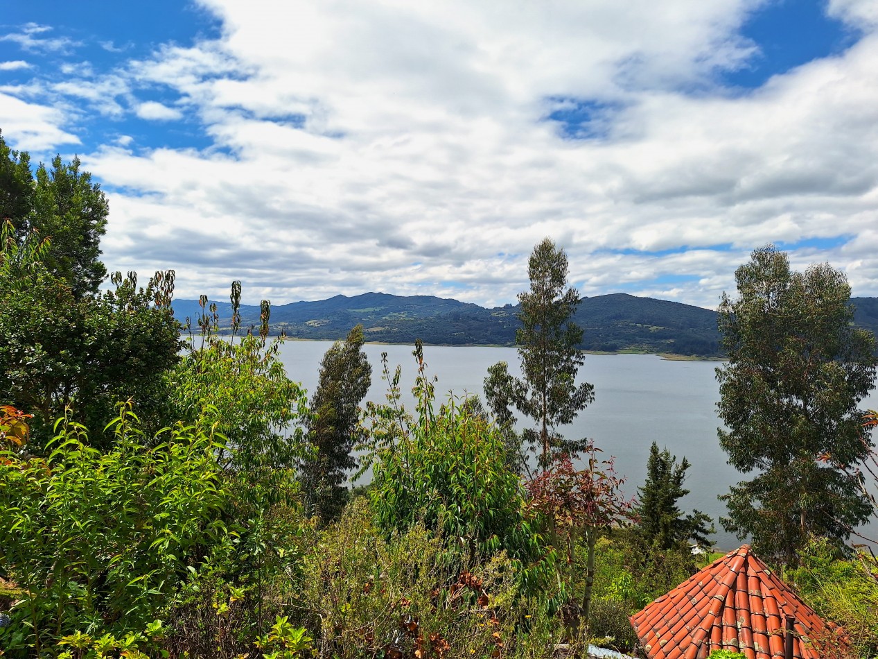 Casa en Venta Municipio Sesquile frente a Embalse de Tomine