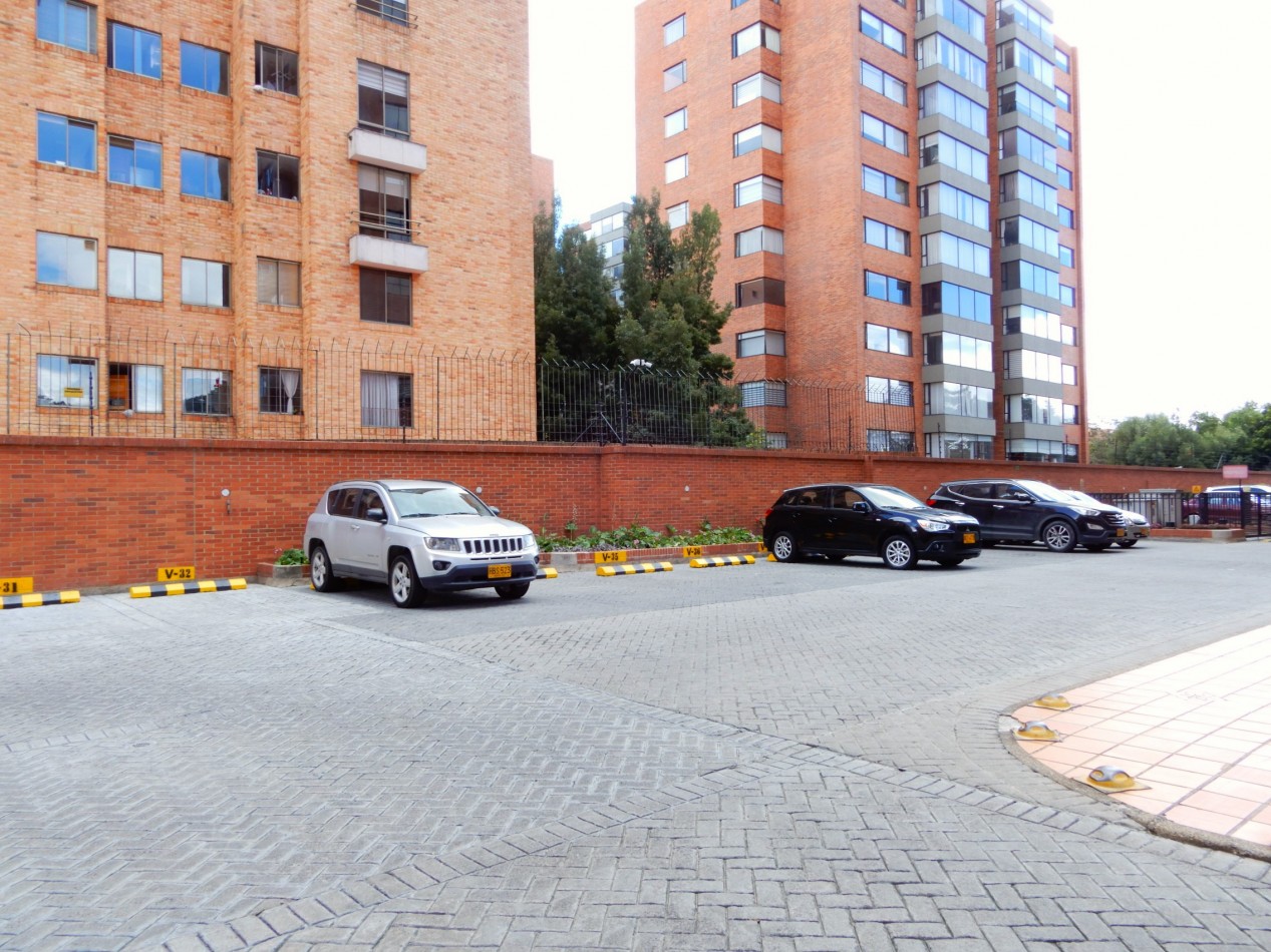 Apartamento en Venta Colina Campestre Conjunto Cerrado 3 Alcobas y Balcon