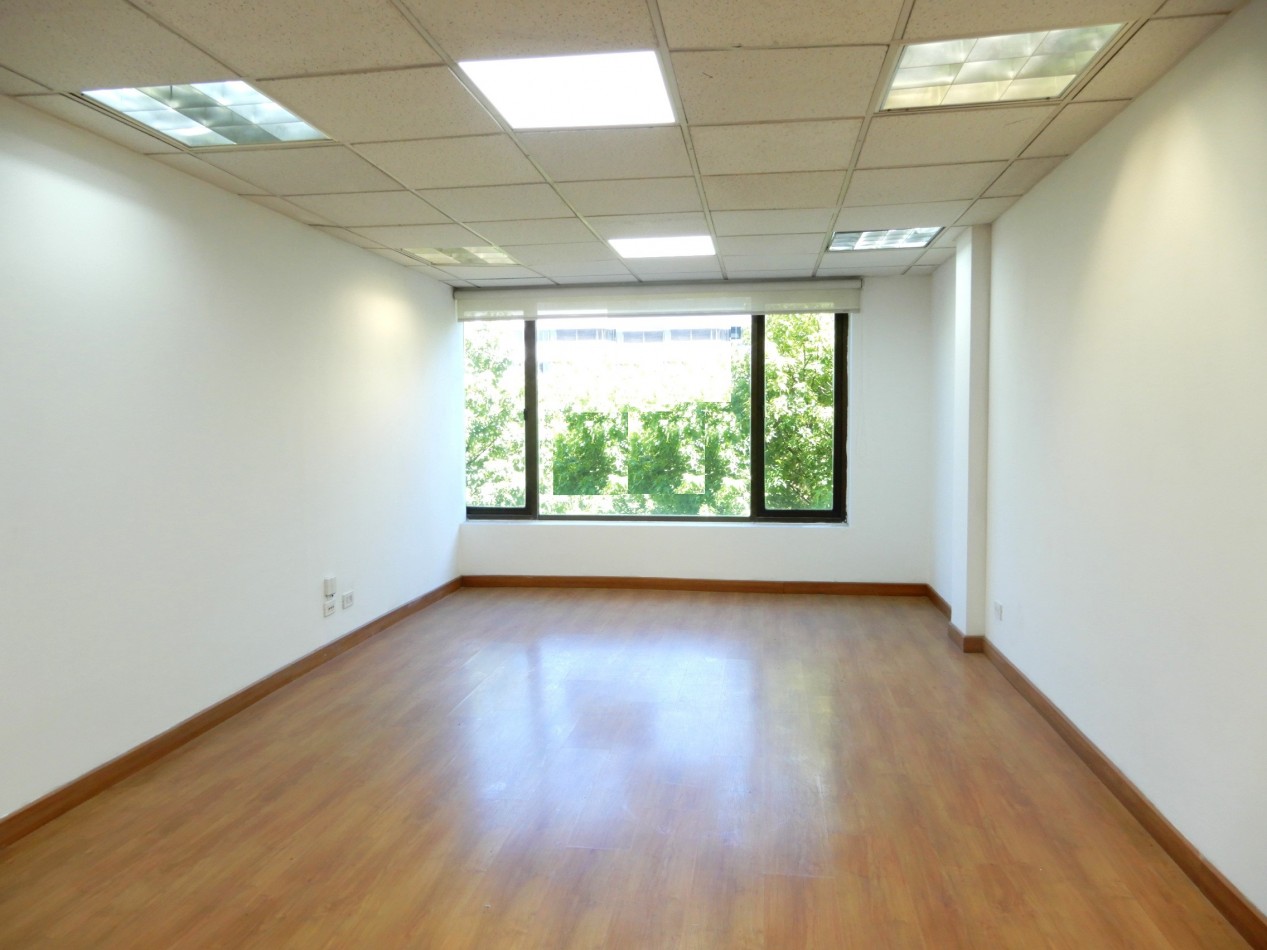 Oficina en Arriendo Chico Calle 93 con Parqueadero