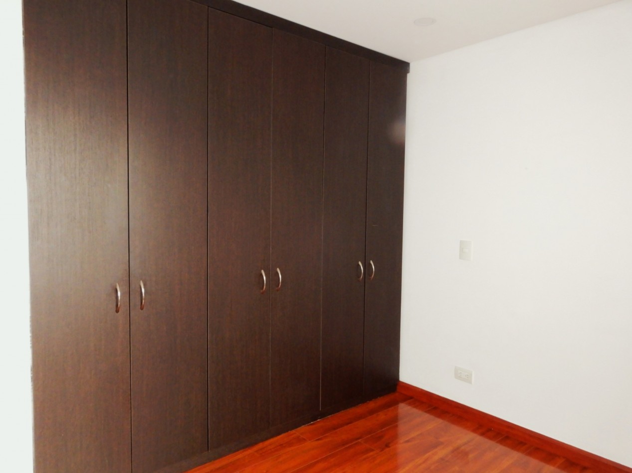 Apartamento en Venta Lisboa Exterior 2 Alcobas y 1 Parqueadero