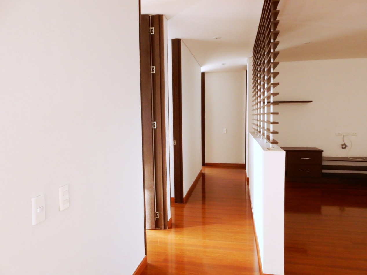 Apartamento en Arriendo Bella Suiza 3 Alcobas y 2 Parqueaderos