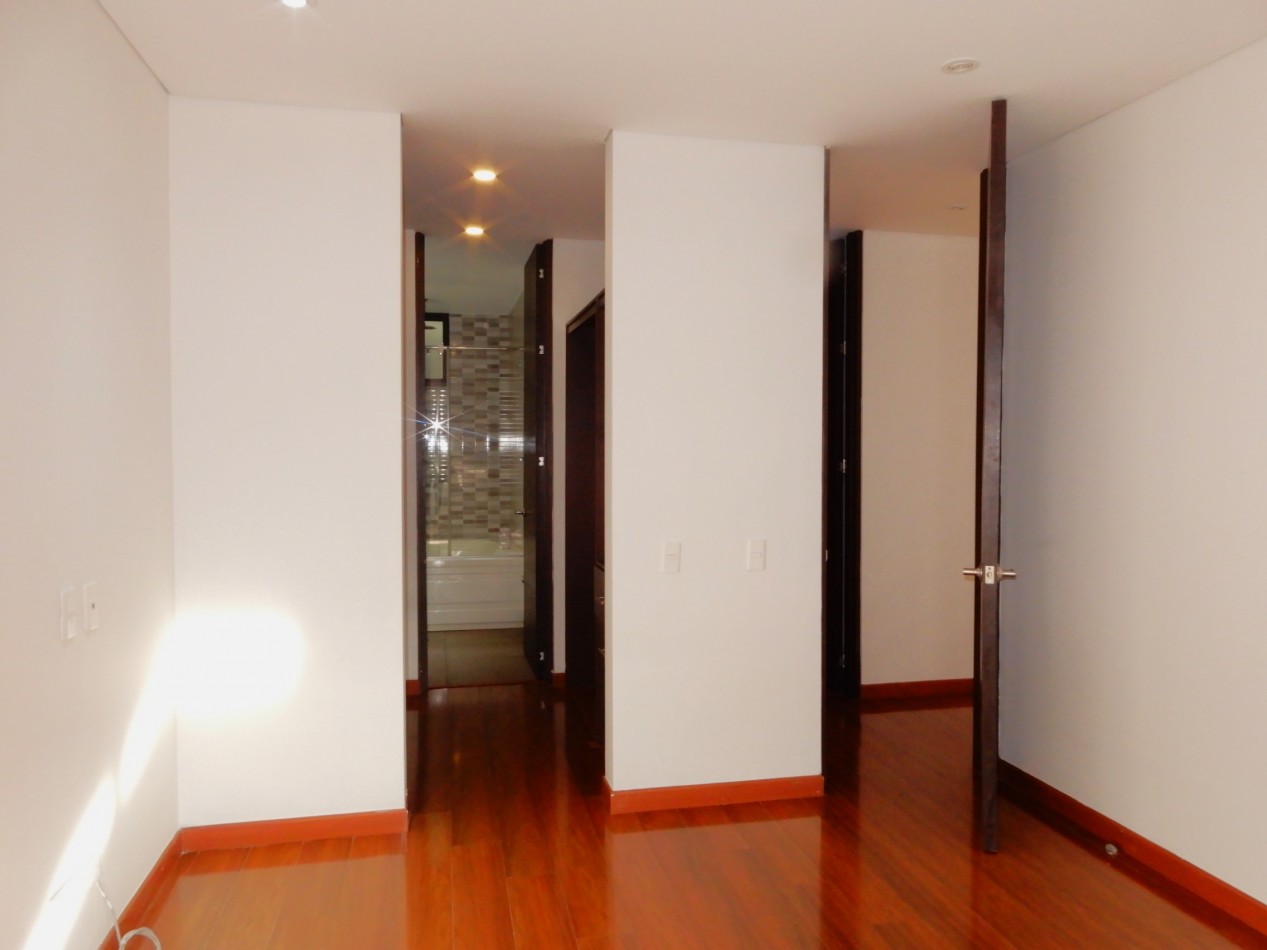 Apartamento en Arriendo Bella Suiza 3 Alcobas y 2 Parqueaderos