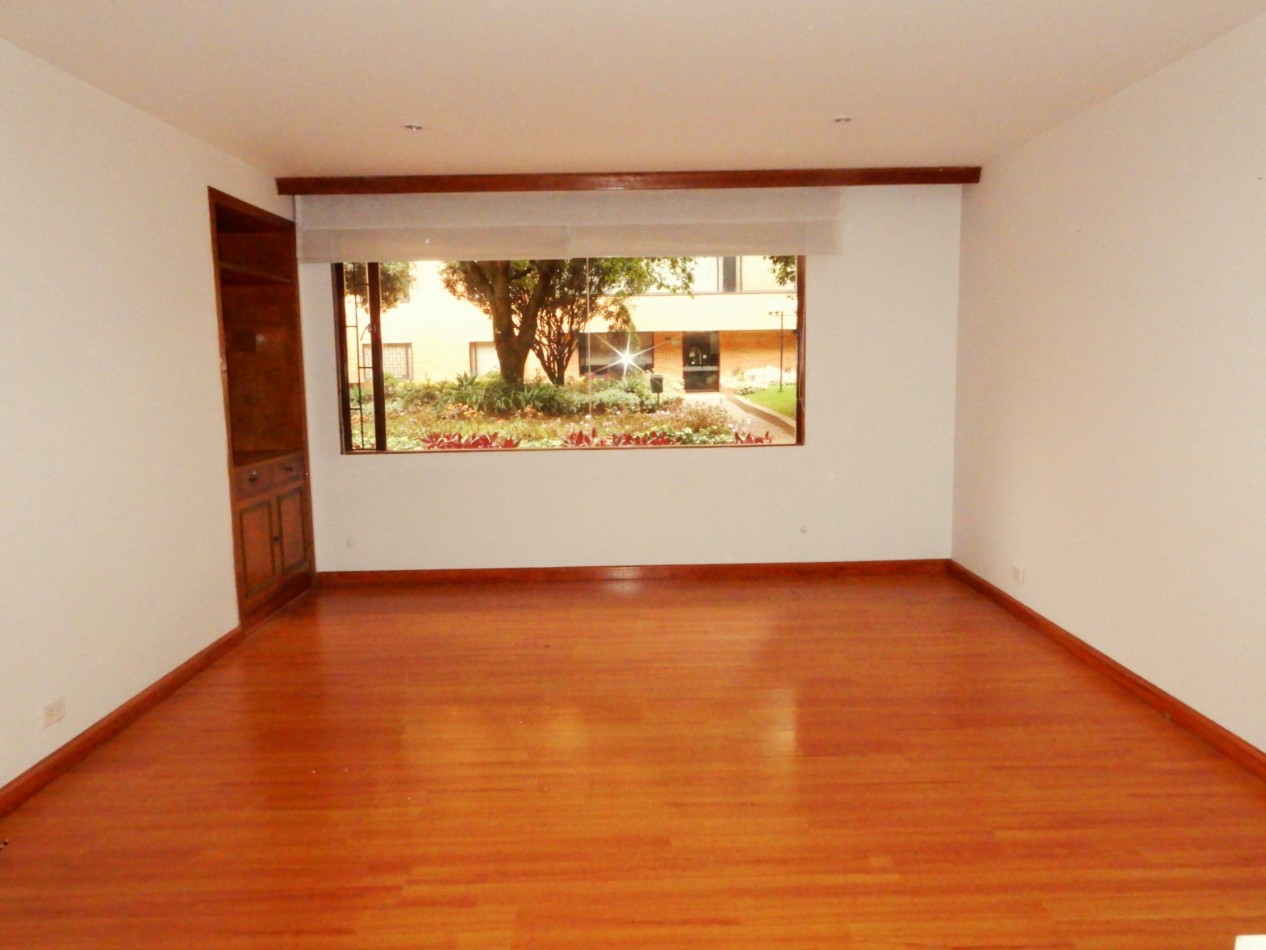 Apartamento en Arriendo Multicentro Una Alcoba y Estudio con Parqueadero