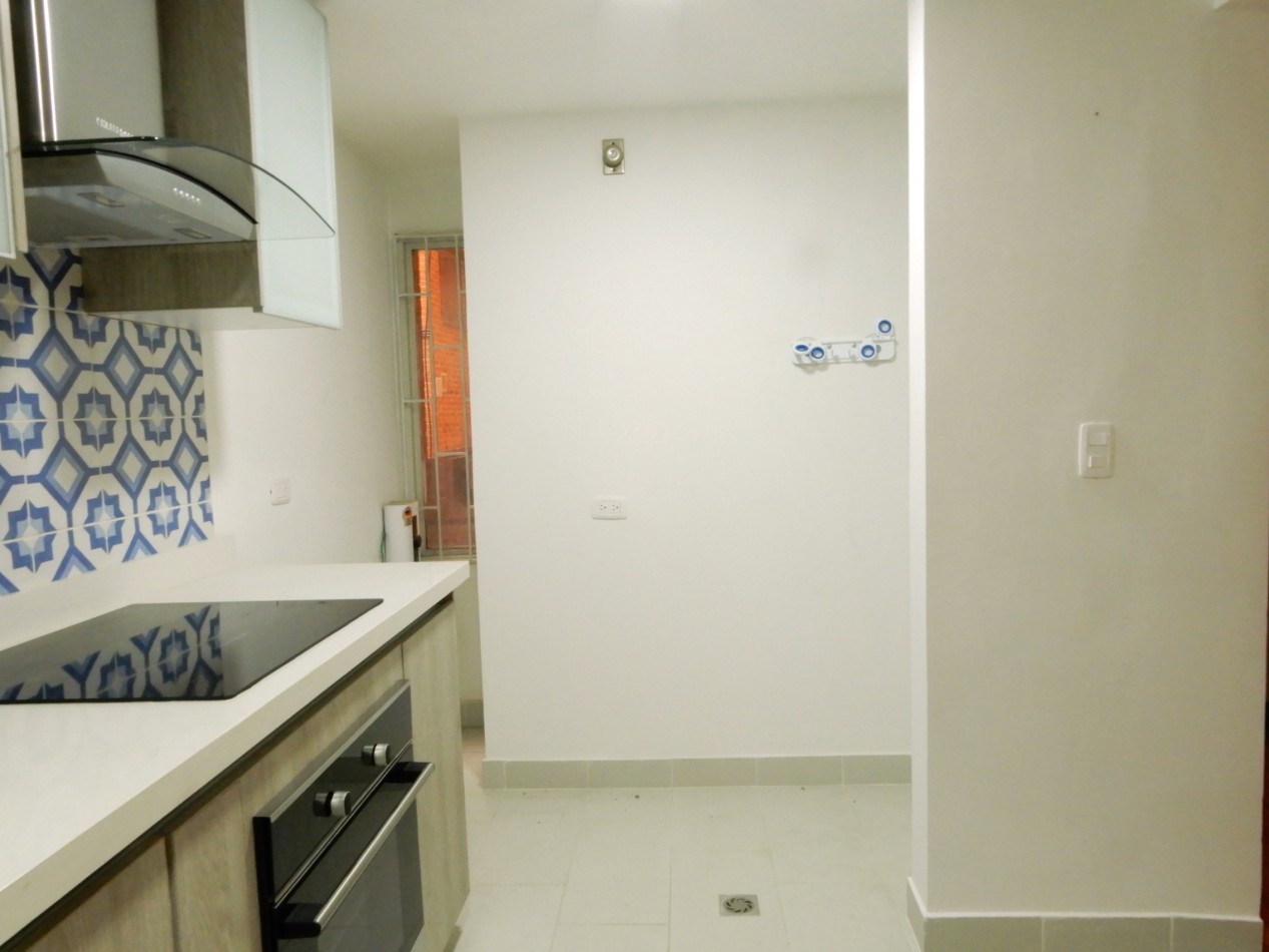 Apartamento en Arriendo Multicentro Una Alcoba y Estudio con Parqueadero