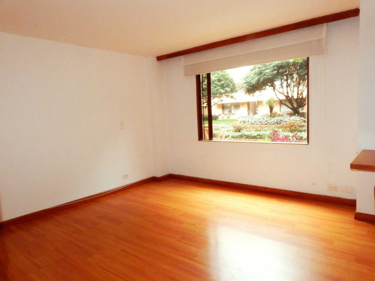 Apartamento en Arriendo Multicentro Una Alcoba y Estudio con Parqueadero