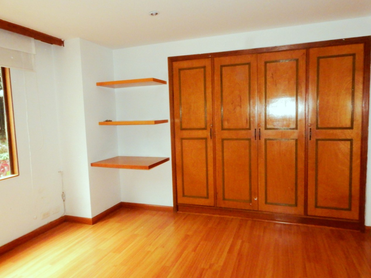 Apartamento en Arriendo Multicentro Una Alcoba y Estudio con Parqueadero