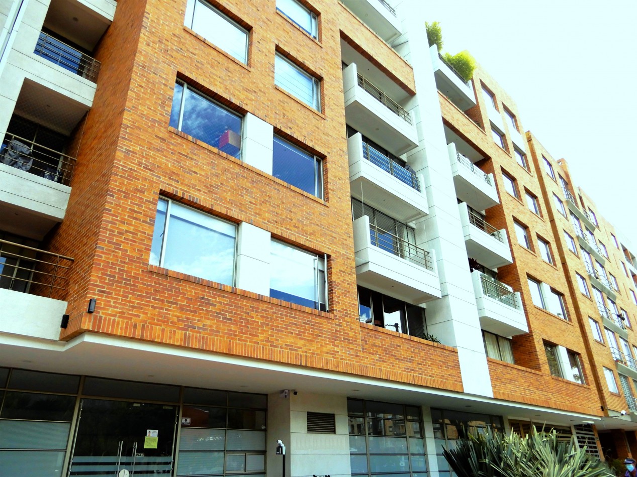 Apartamento en Venta Contador en Club House 3 Alcobas y Terraza