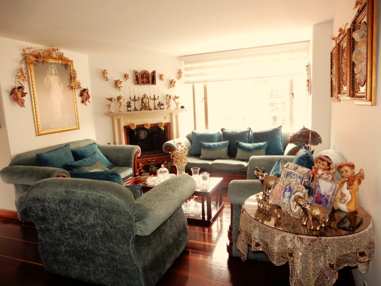 Apartamento en Venta Rosales Bajo con 2 Alcobas y 2 Parqueaderos.