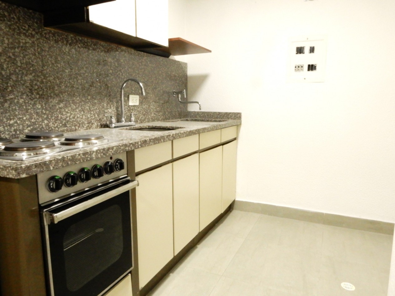 Apartaestudio en Arriendo Alhambra Alcoba independiente y 1 Parqueadero