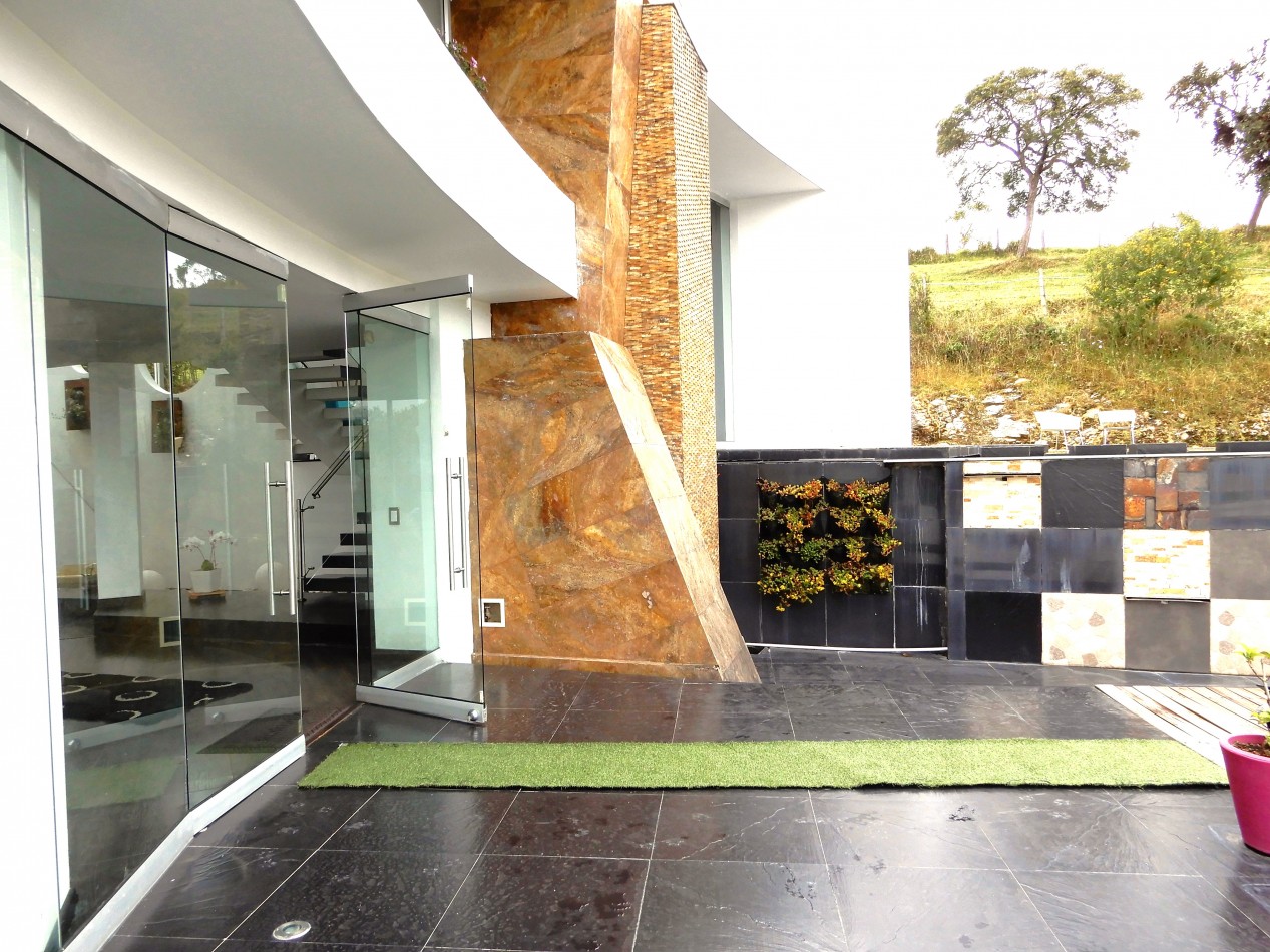 Casa en Arriendo La Calera Vereda La Popa 4 Alcobas y Spa con Piscina