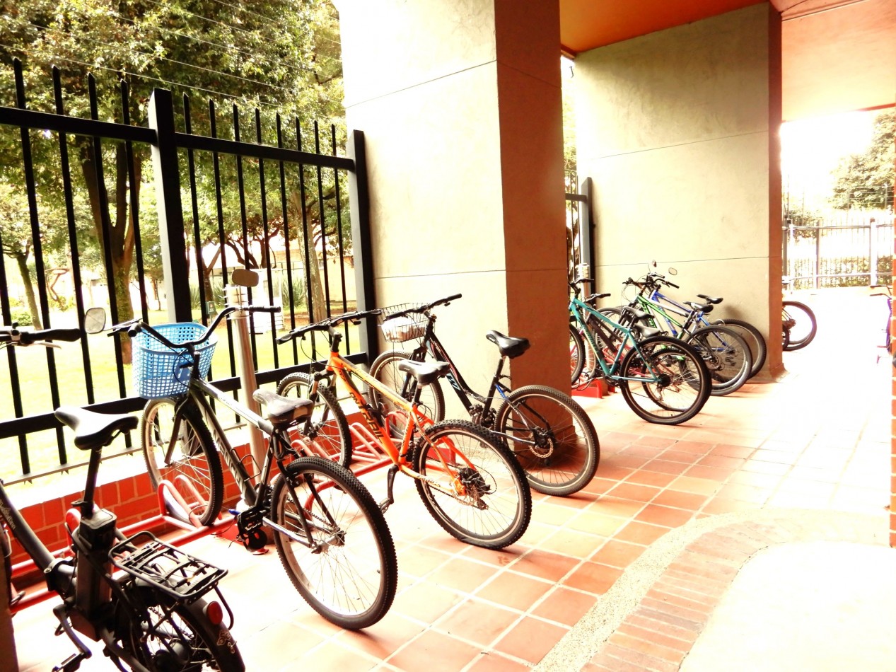 Apartamento en Venta Colina Campestre en Conjunto 3 Alcobas y 3 Parqueaderos.