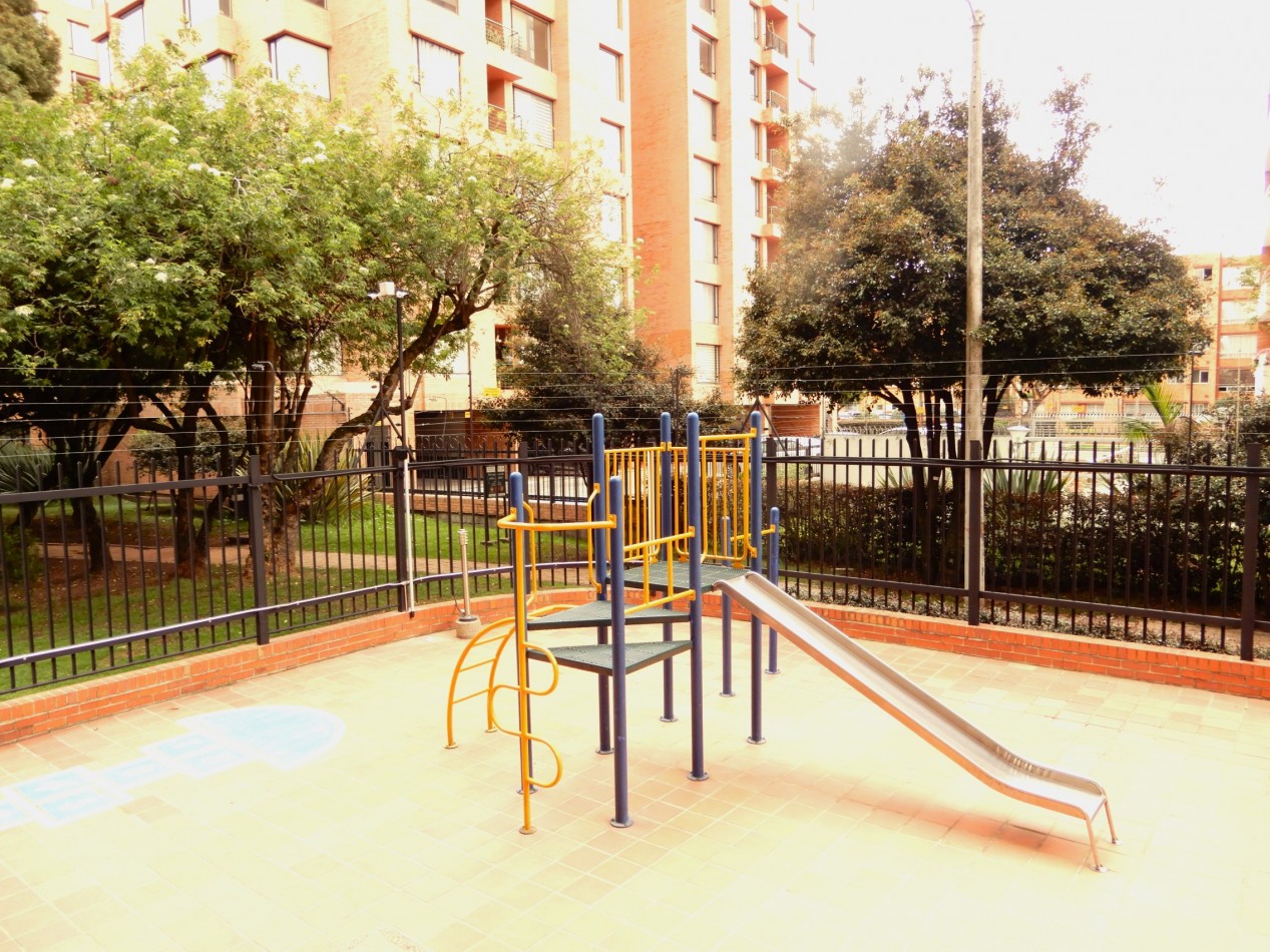 Apartamento en Venta Colina Campestre en Conjunto 3 Alcobas y 3 Parqueaderos.