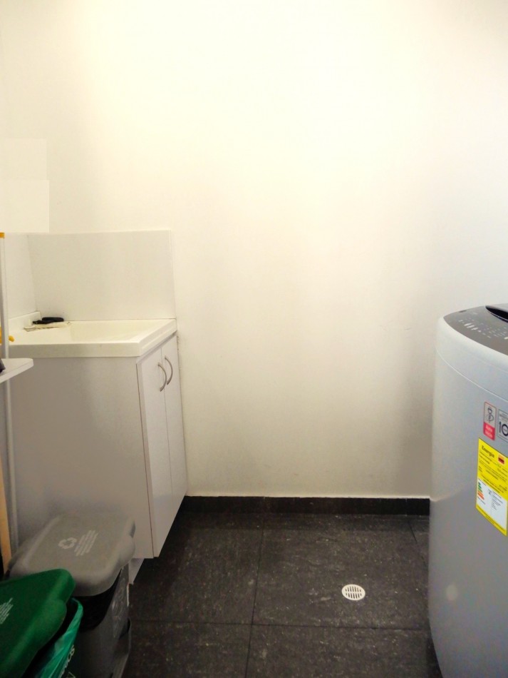 Apartaestudio en Arriendo Batan con Balcon y 1  Parqueadero.