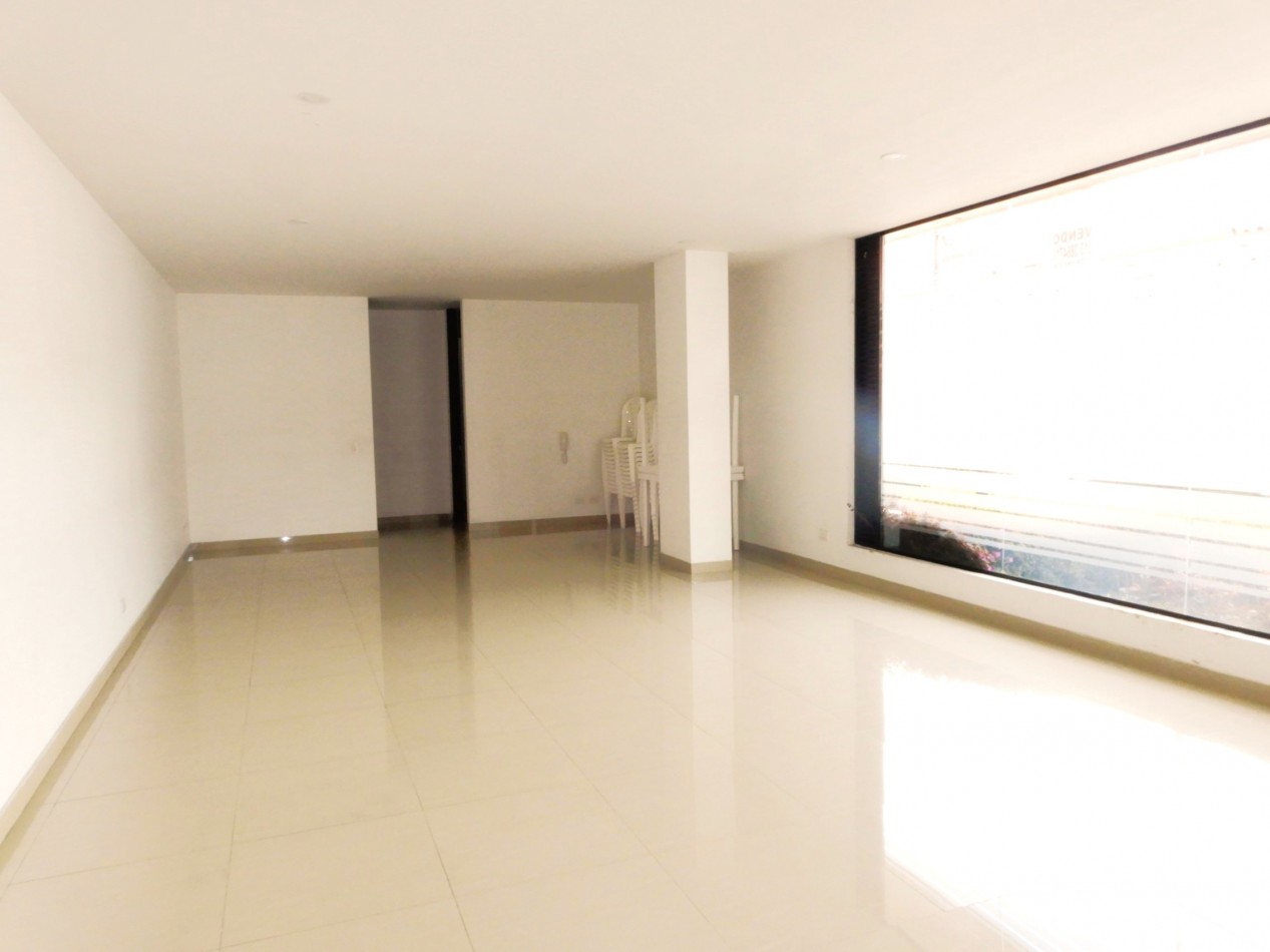Apartaestudio en Arriendo Batan con Balcon y 1  Parqueadero.