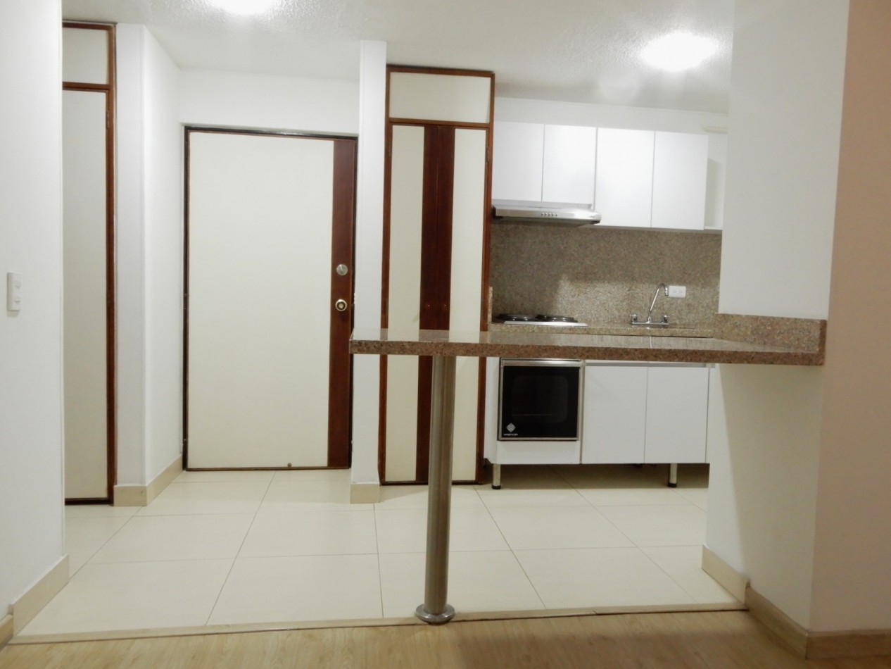 Apartaestudio en Arriendo Alhambra Remodelado y con Terraza