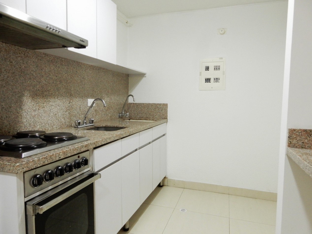 Apartaestudio en Arriendo Alhambra Remodelado y con Terraza