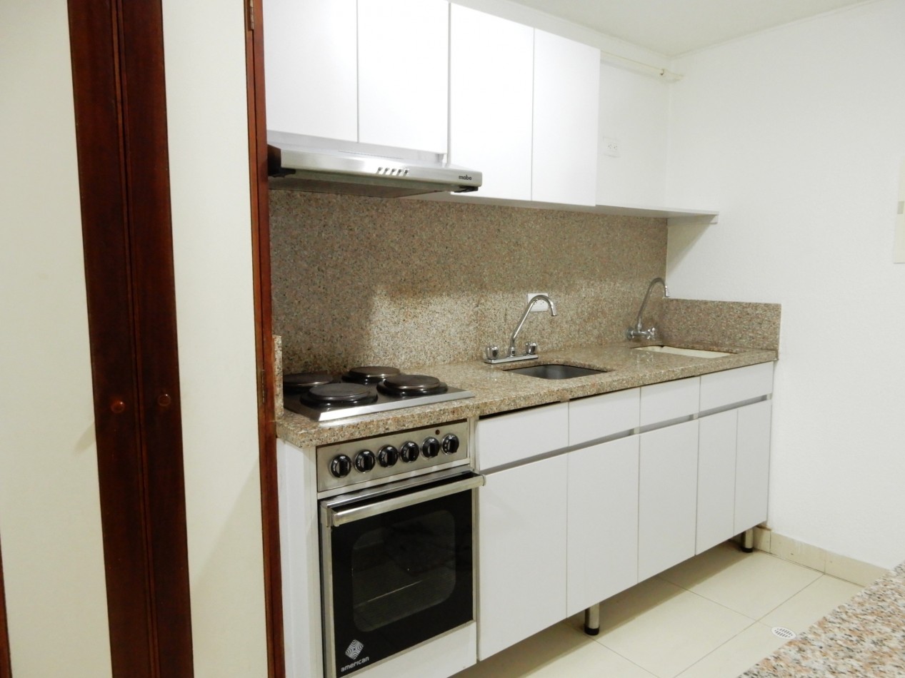 Apartaestudio en Arriendo Alhambra Remodelado y con Terraza