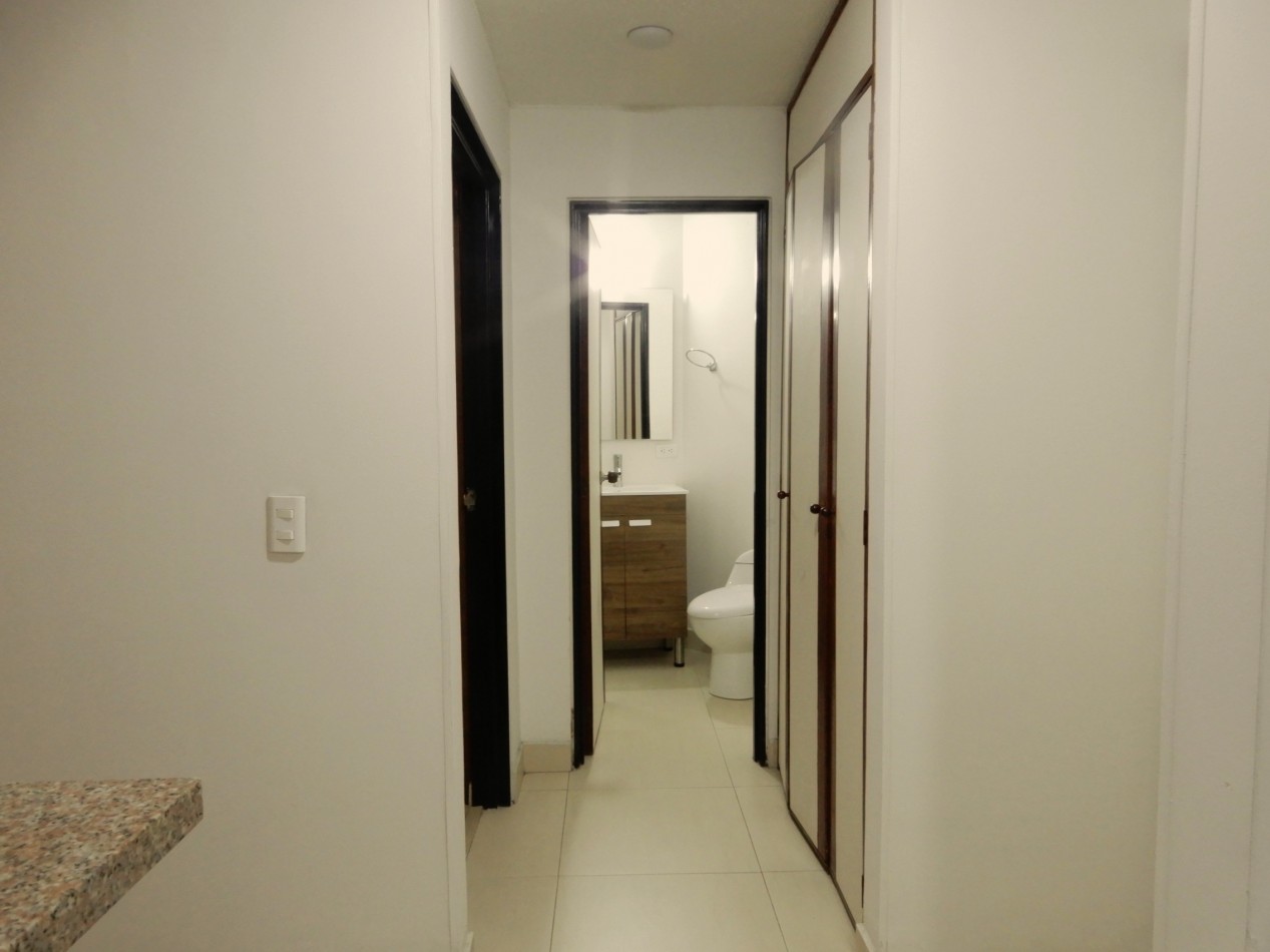 Apartaestudio en Arriendo Alhambra Remodelado y con Terraza