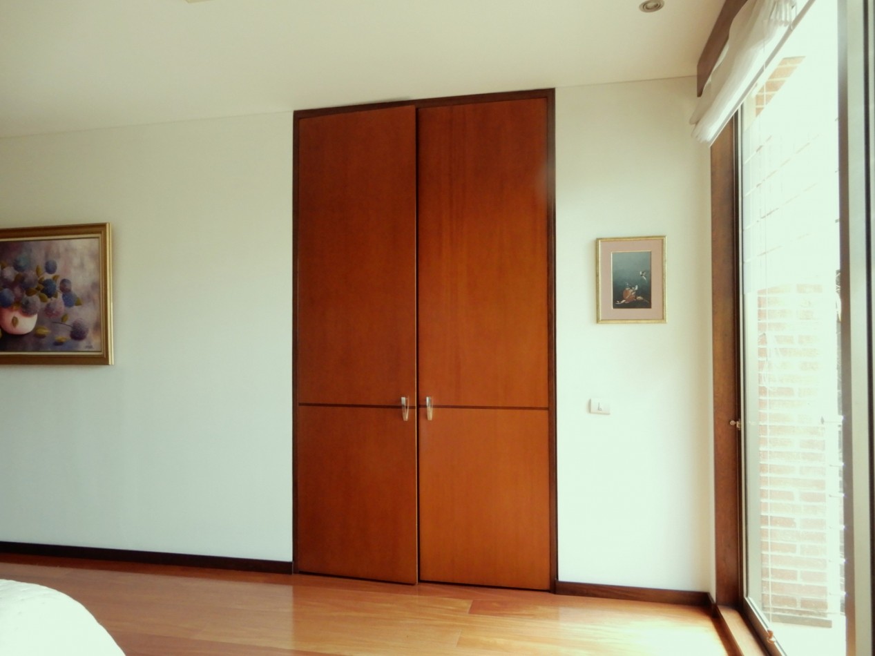 Apartamento en Arriendo Chico Reservado 3 Alcobas con Baño y Rodeado de Terraza