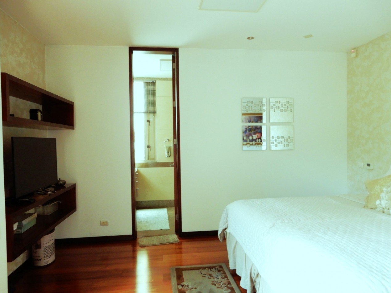 Apartamento en Arriendo Chico Reservado 3 Alcobas con Baño y Rodeado de Terraza