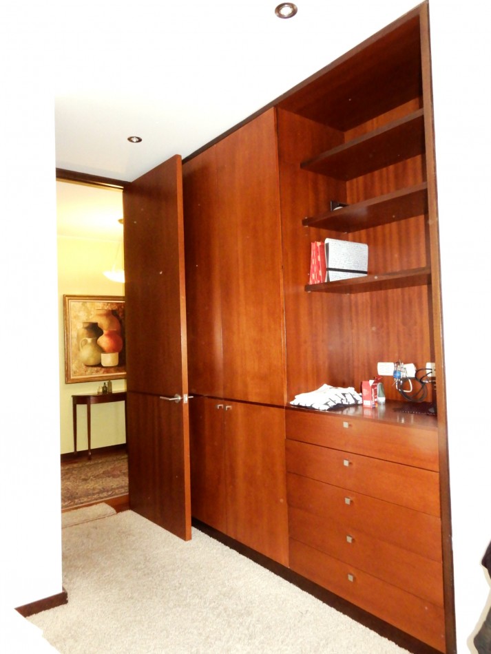 Apartamento en Arriendo Chico Reservado 3 Alcobas con Baño y Rodeado de Terraza