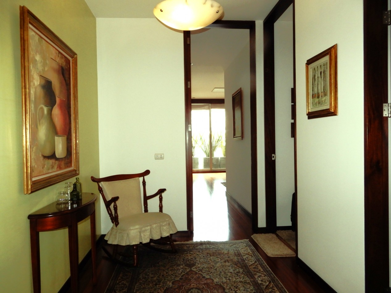 Apartamento en Arriendo Chico Reservado 3 Alcobas con Baño y Rodeado de Terraza