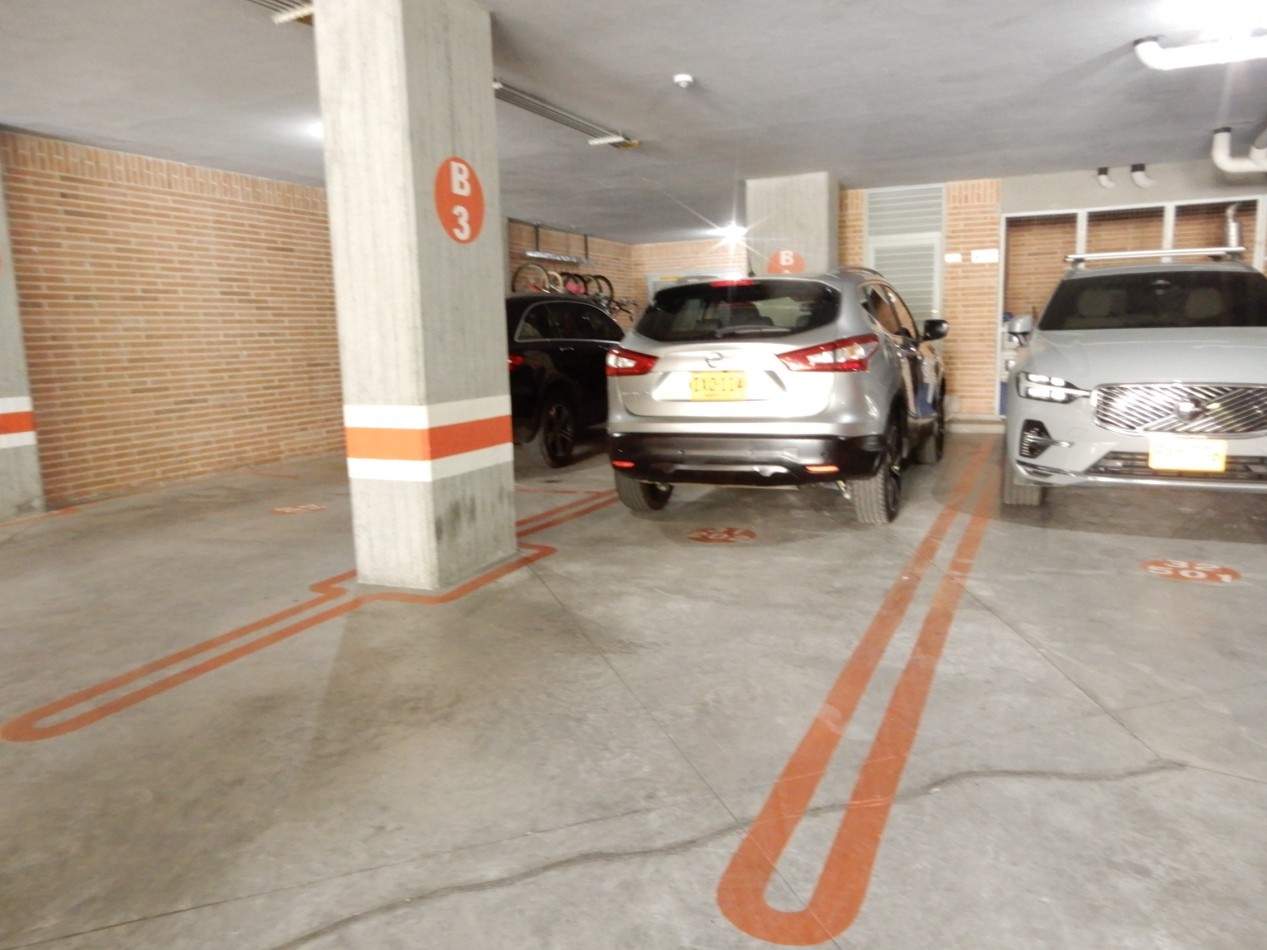 Apartamento en Arriendo Chico Reservado 3 Alcobas con Baño y Rodeado de Terraza