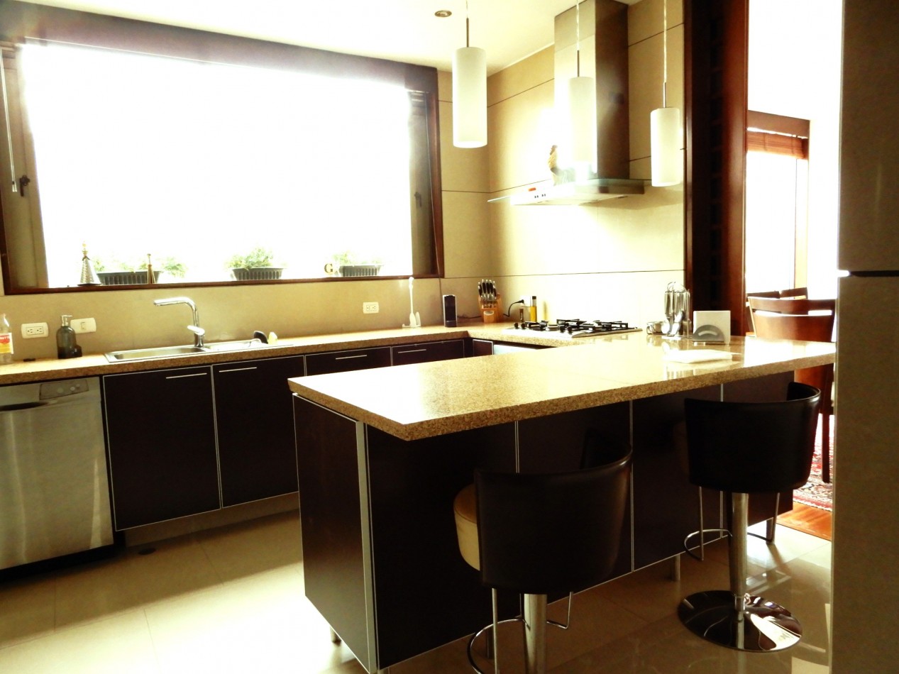 Apartamento en Arriendo Chico Reservado 3 Alcobas con Baño y Rodeado de Terraza