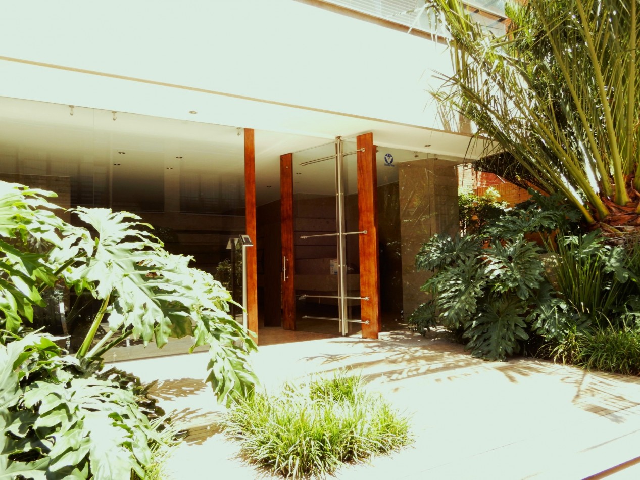 Apartamento en Arriendo Chico Reservado 3 Alcobas con Baño y Rodeado de Terraza