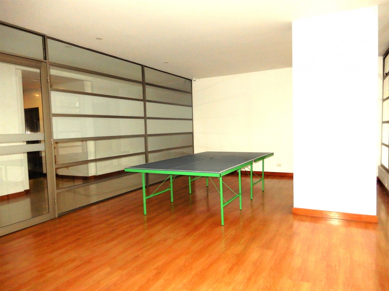 Apartamento en Arriendo Contador en Club House 3 Alcobas y Terraza