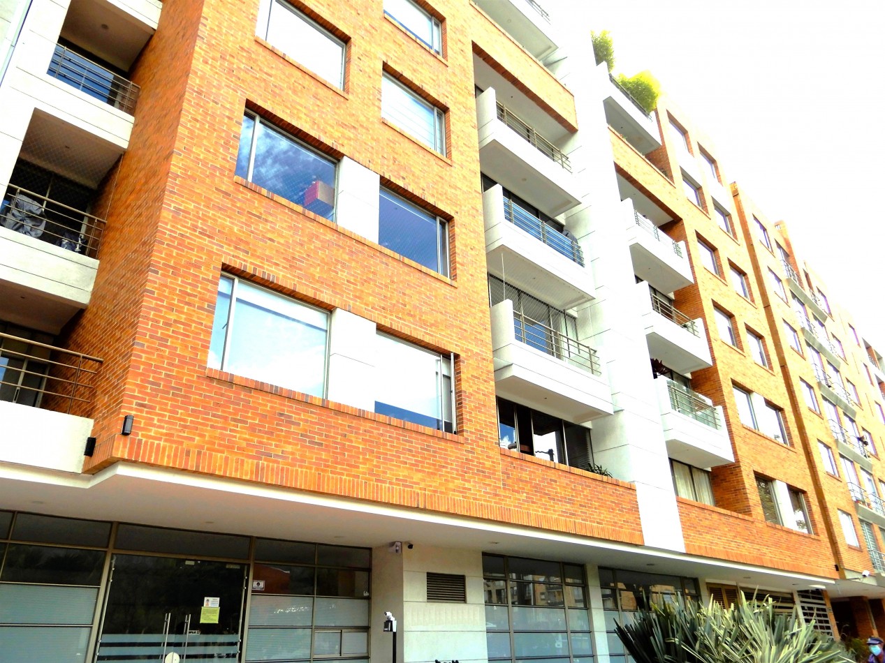 Apartamento en Arriendo Contador en Club House 3 Alcobas y Terraza