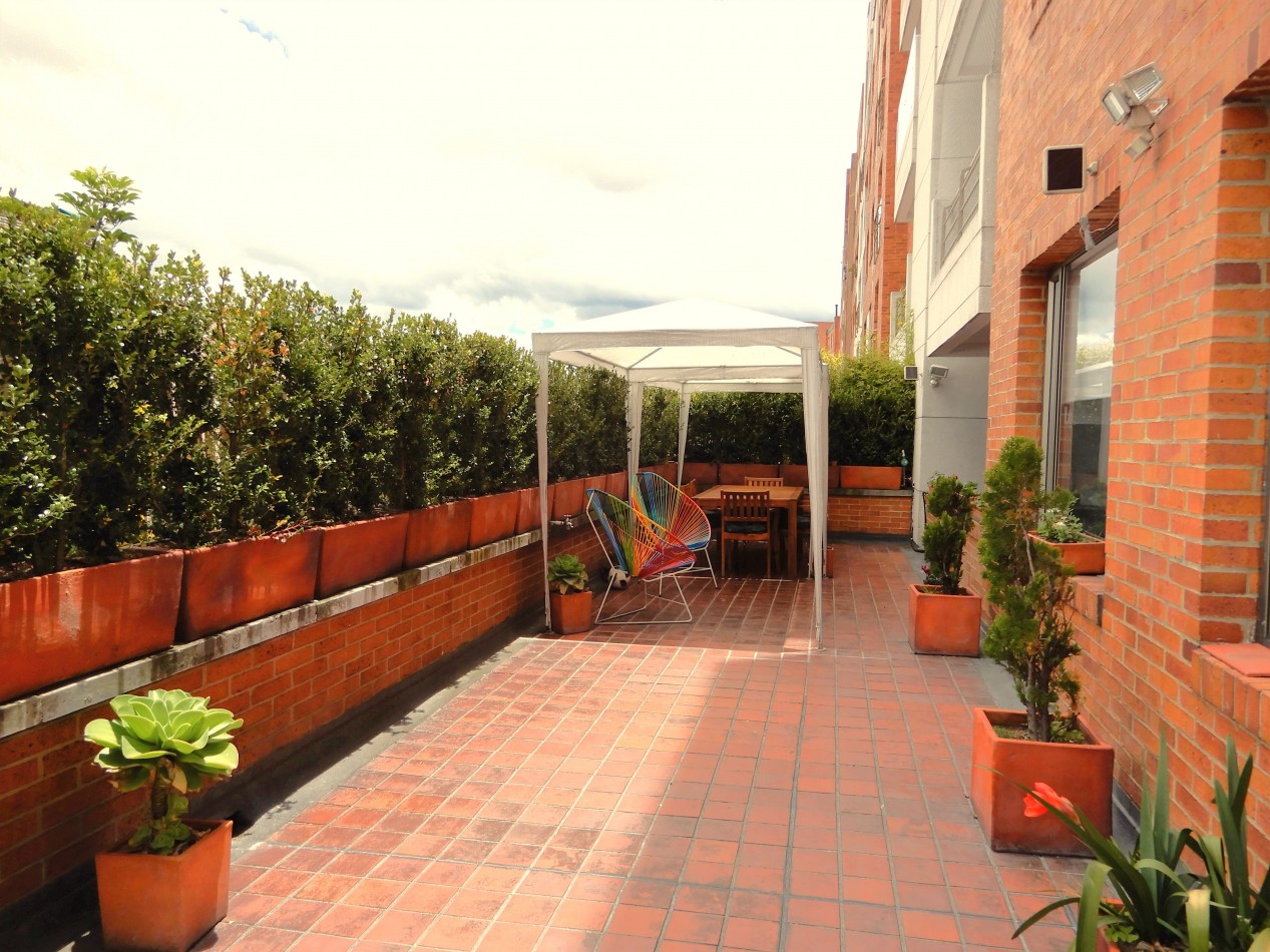 Apartamento en Arriendo Contador en Club House 3 Alcobas y Terraza