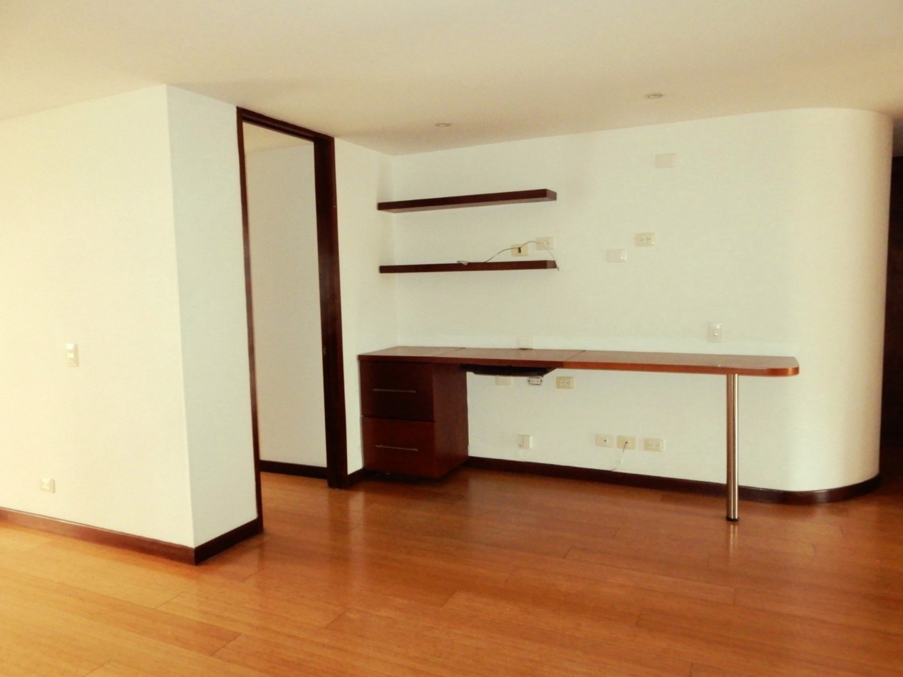 Apartamento en Arriendo Bella Suiza 2 Alcobas con Baño y 2 parqueaderos