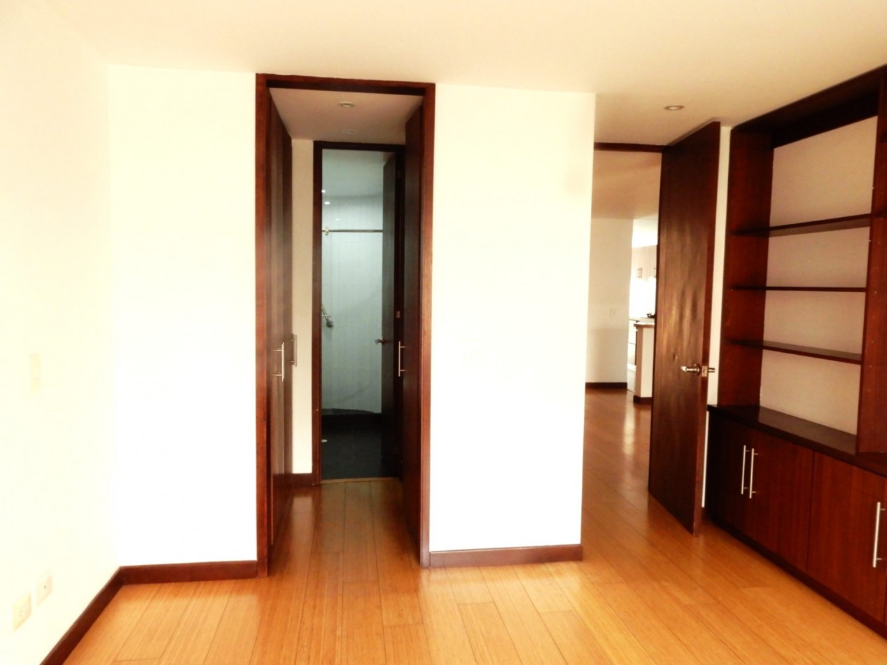Apartamento en Arriendo Bella Suiza 2 Alcobas con Baño y 2 parqueaderos