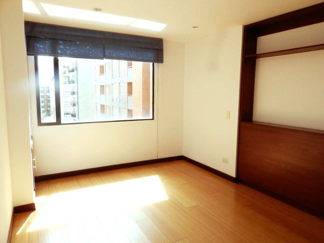 Apartamento en Arriendo Bella Suiza 2 Alcobas con Baño y 2 parqueaderos