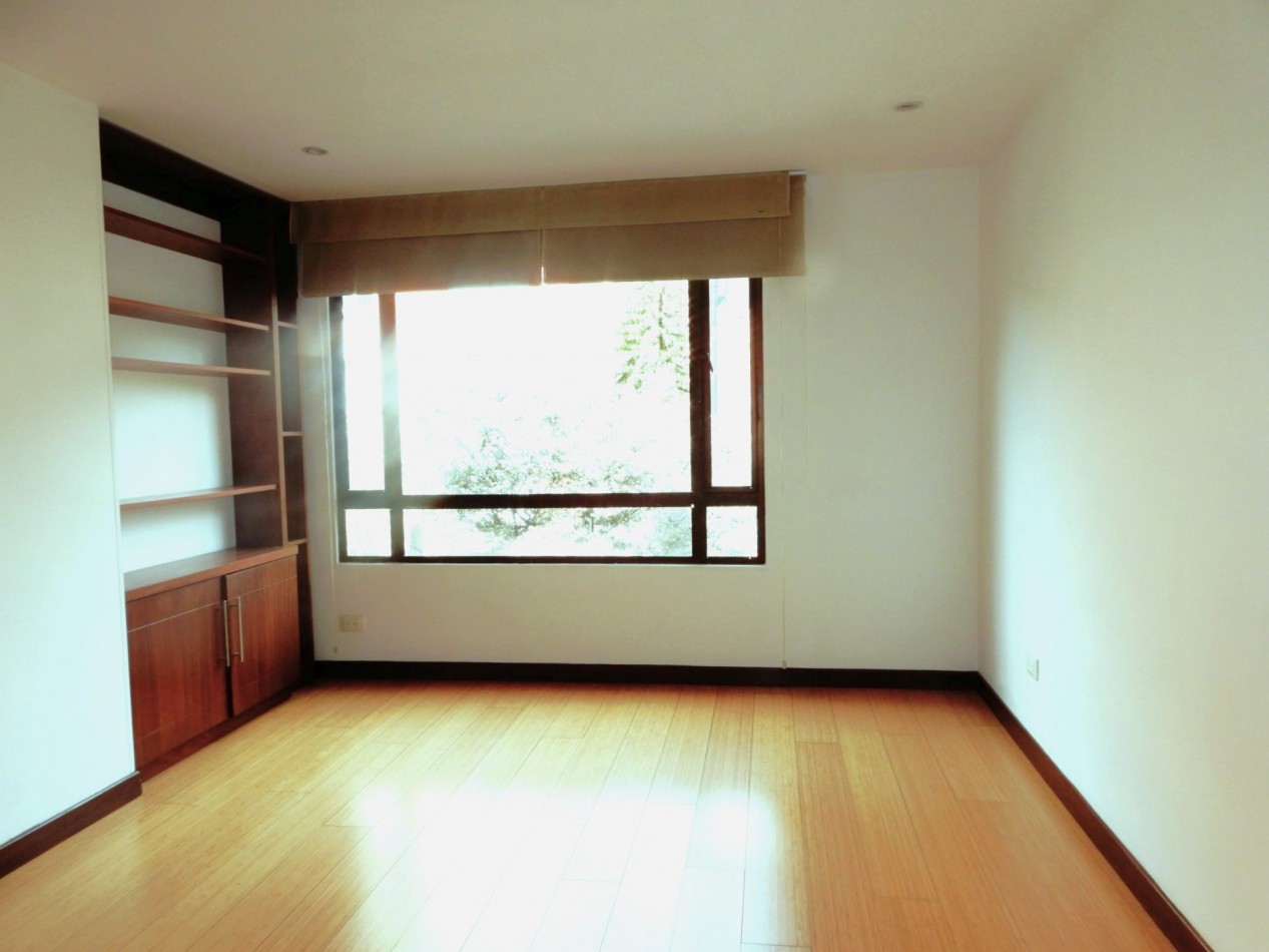 Apartamento en Arriendo Bella Suiza 2 Alcobas con Baño y 2 parqueaderos