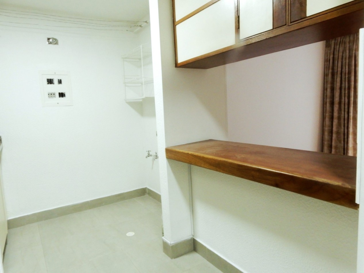 Apartaestudio en Arriendo Alhambra con Alcoba Independiente y Parqueadero