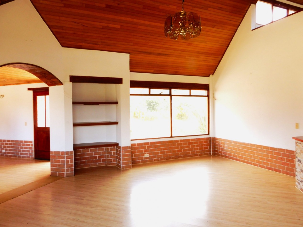 Casa en Venta La Calera Vereda Buenos Aires rodeada de jardines