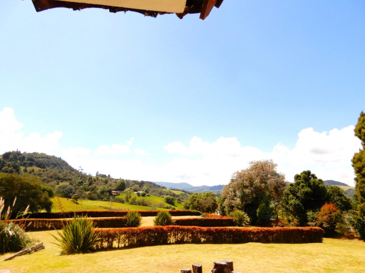 Casa en Venta La Calera Vereda Buenos Aires rodeada de jardines