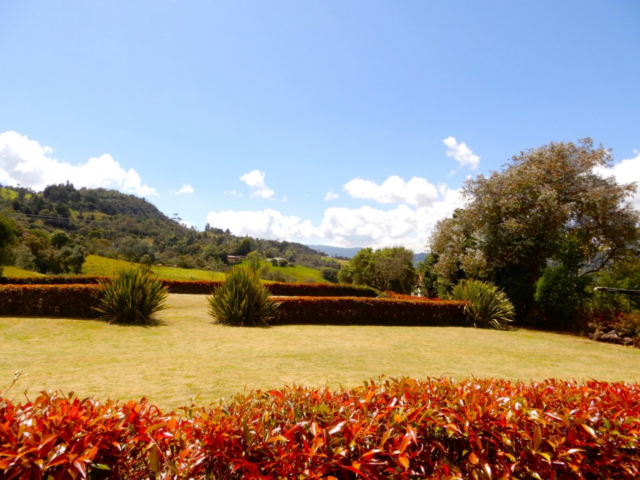 Casa en Venta La Calera Vereda Buenos Aires rodeada de jardines