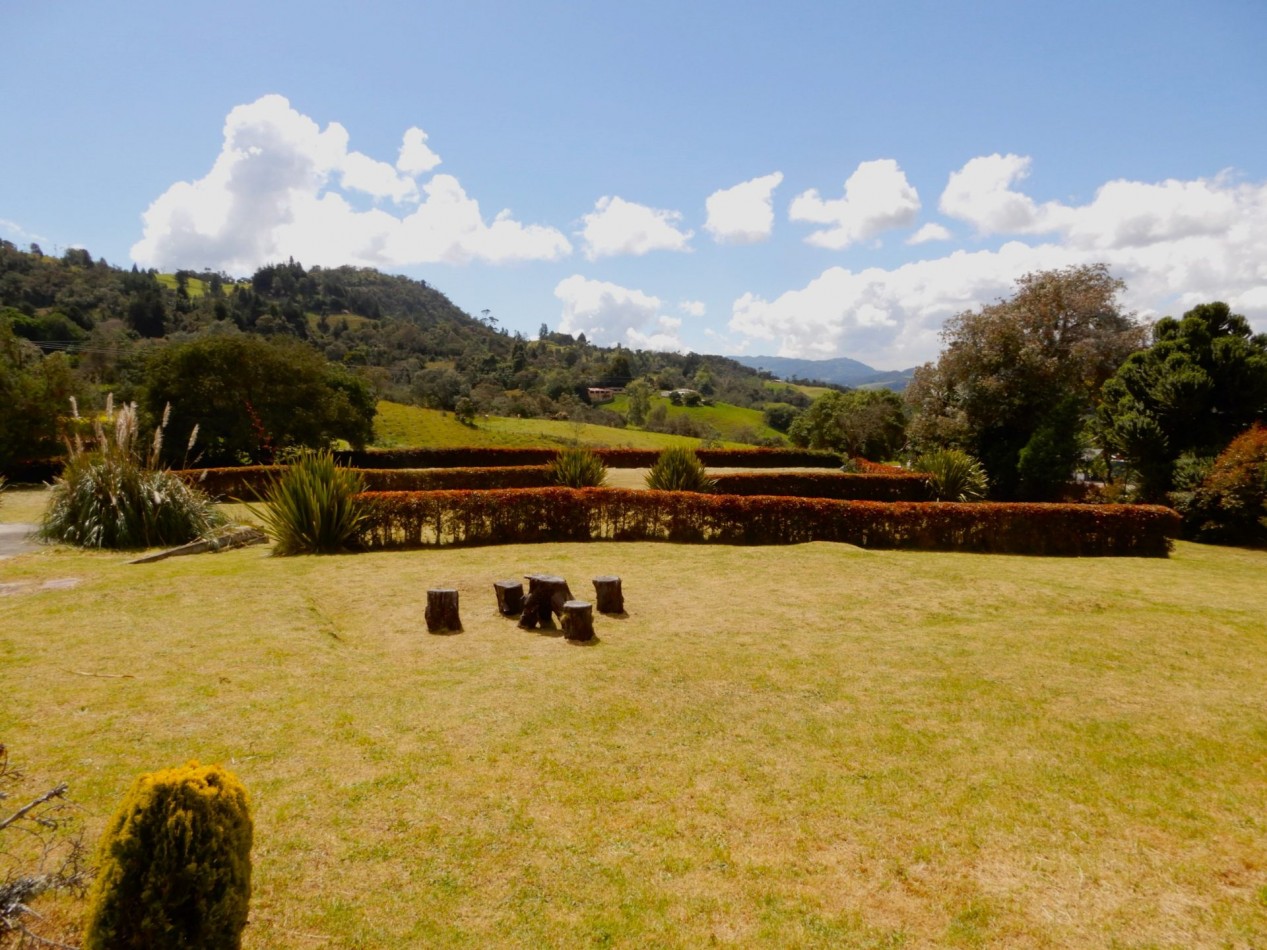 Casa en Venta La Calera Vereda Buenos Aires rodeada de jardines