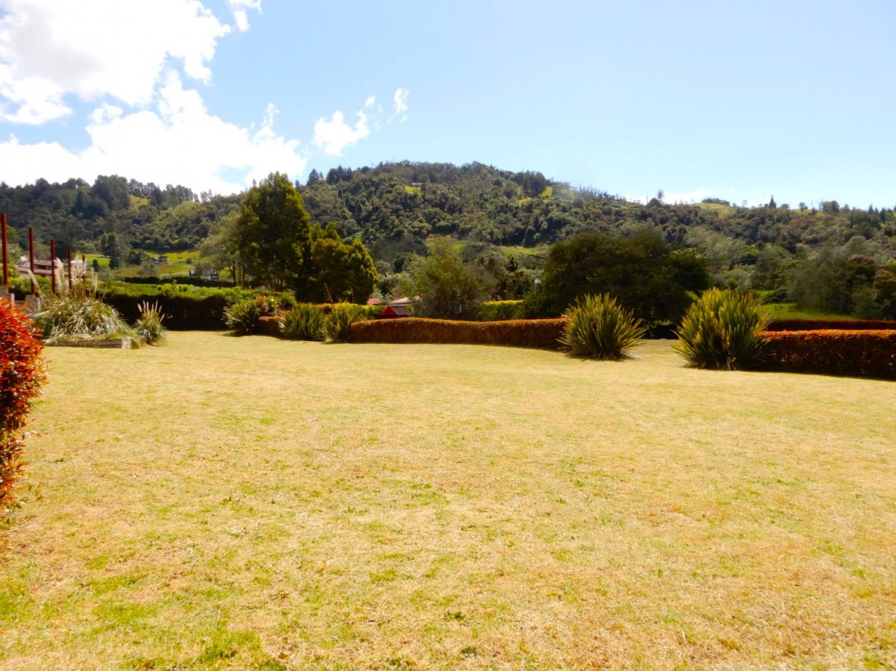 Casa en Venta La Calera Vereda Buenos Aires rodeada de jardines