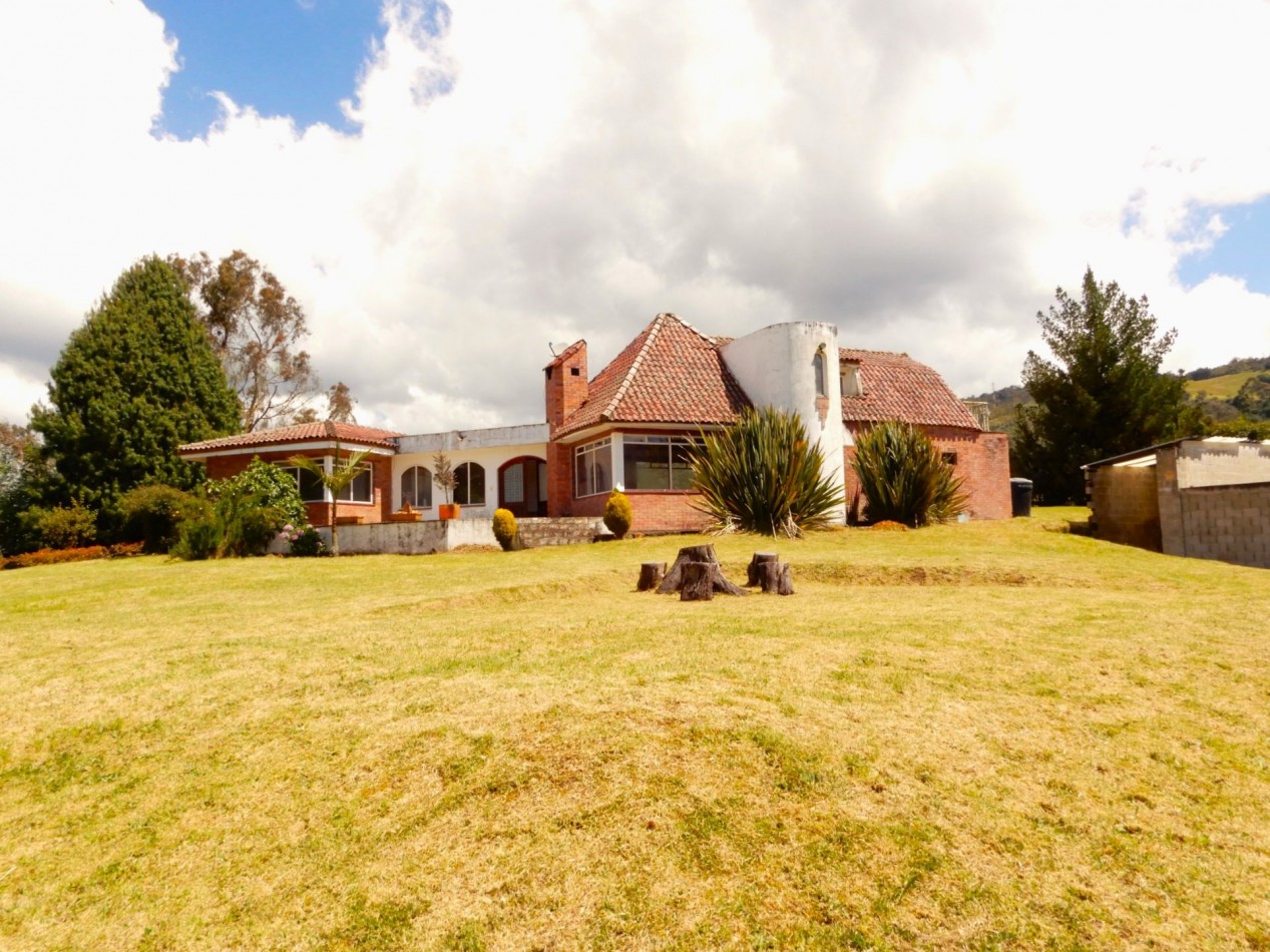 Casa en Venta La Calera Vereda Buenos Aires rodeada de jardines